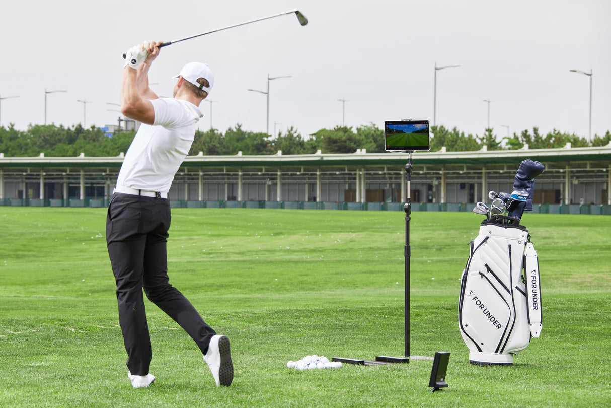 Golfzon WAVE Simulator &amp; Launch Monitor