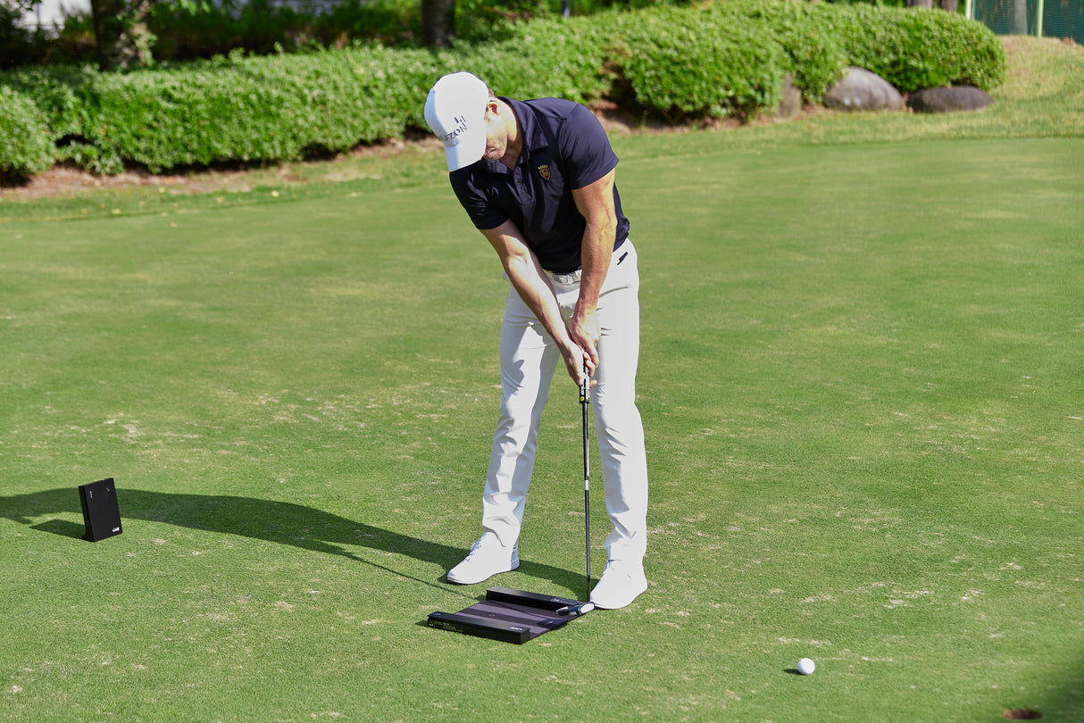 Golfzon WAVE Simulator &amp; Launch Monitor