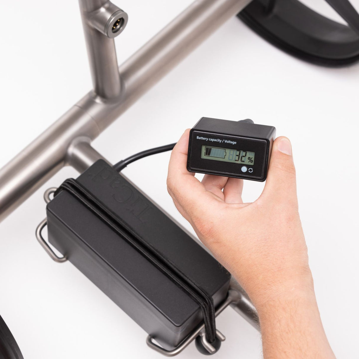 Vérificateur de batterie TiCad pour batteries TiCad à 4 broches